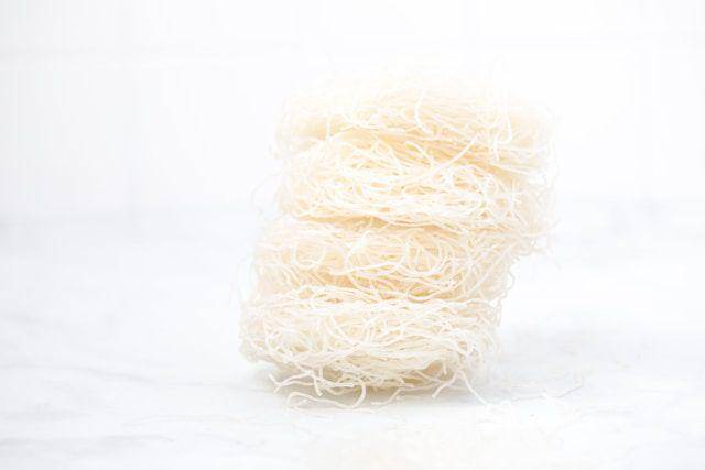 bihun mentah (unsplash.com/Bakd n Raw by Karolin Baitinger)