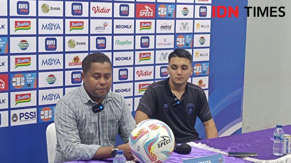 Divaldo Alves dan Ezequiel Vidal setelah Persita mengalahkan Arema, Rabu (13/3/2024). (IDN Times/Tino).