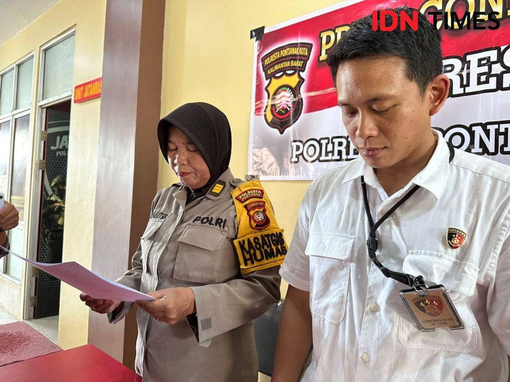Kasi Humas Polresta Pontianak, Wagitri (kiri), Kasatreskrim Polresta Pontianak, Antonius Trias (kanan). (IDN Times/Teri).