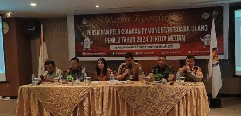 Suasana rapat koordinasi pemungutan suara pemilu (instagram @kpukota_medan)