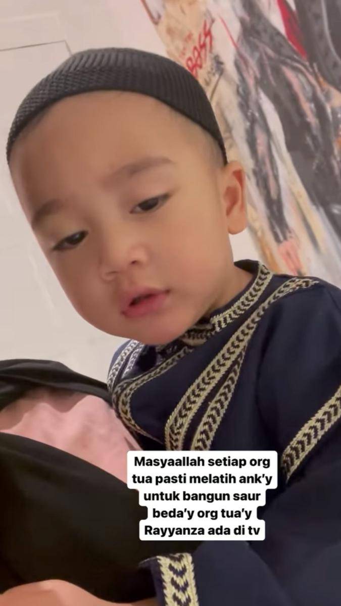 potret Rayyanza bangun sahur hingga beraktivitas di pagi hari (instagram.com/riniperdiyanti)