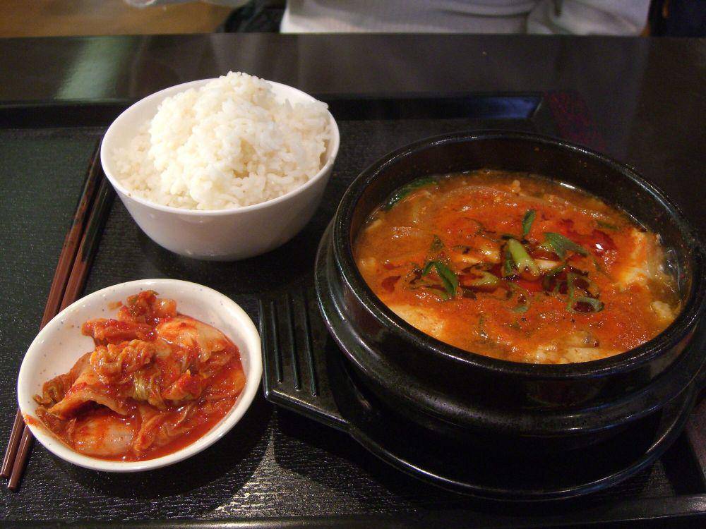 sundubu jjigae jamur (commons.wikimedia.org/ avlxyz)