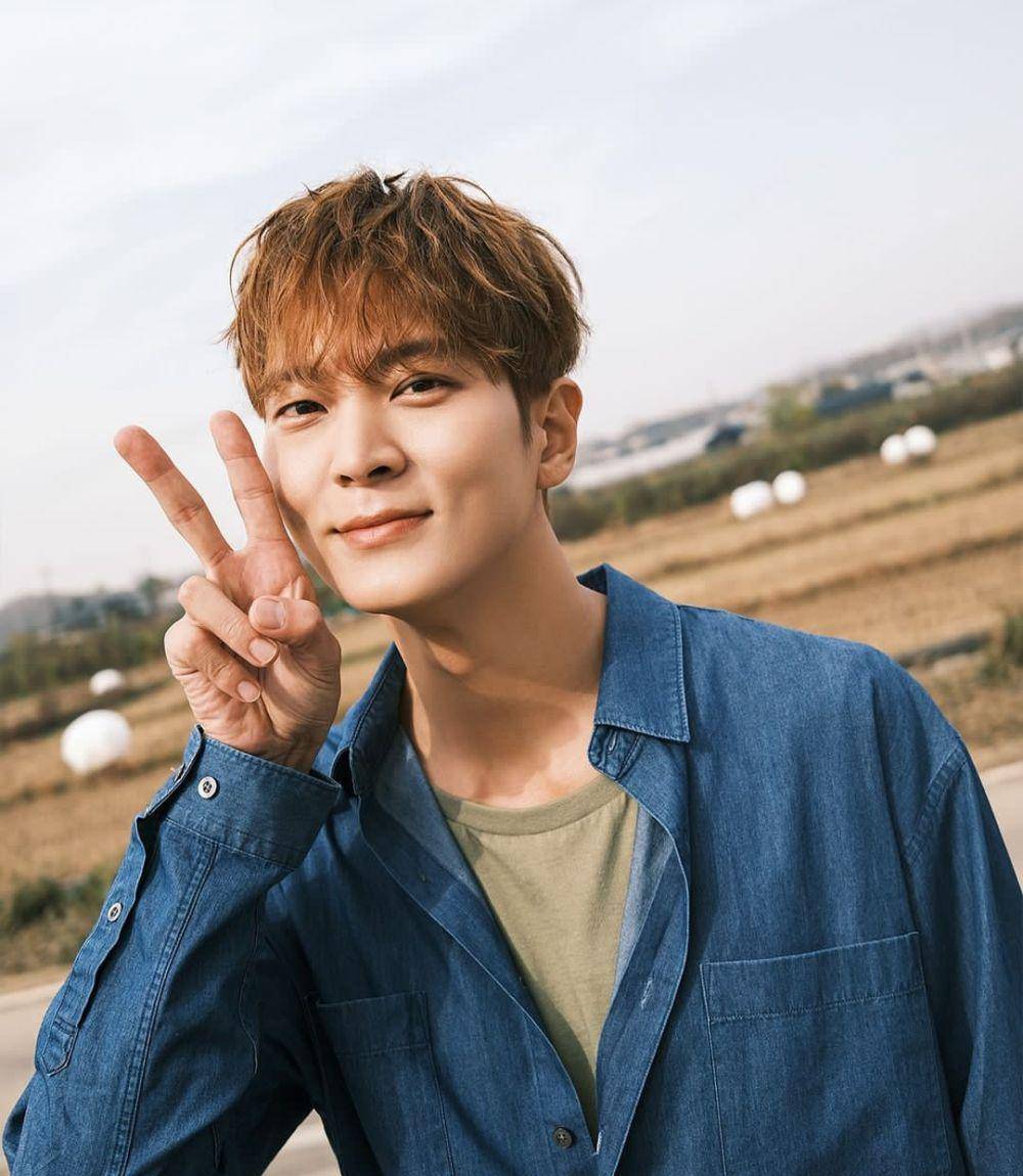 Joo Won (instagram.com/zu.won_moon.jun.won)