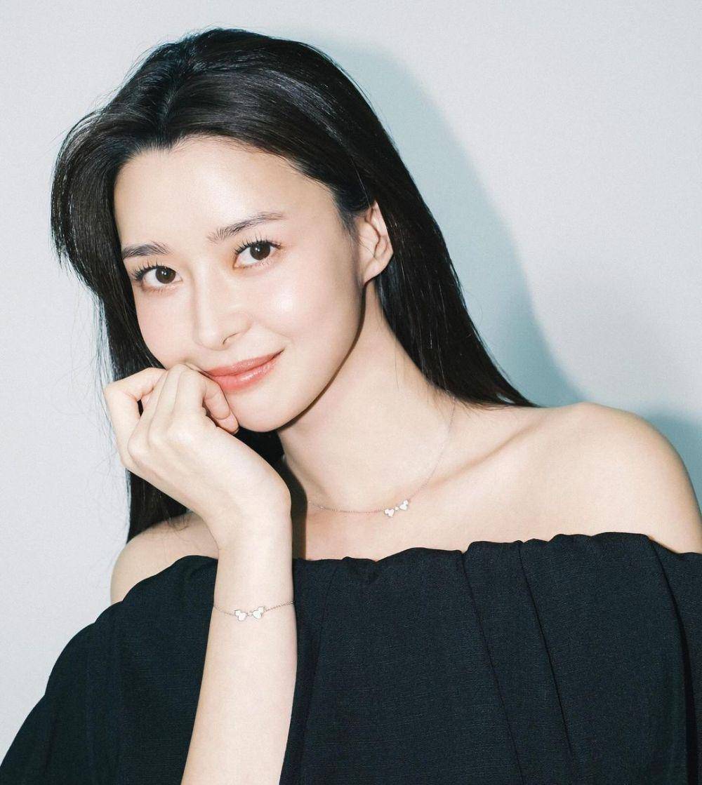 Kwon Na Ra (instagram.com/hv_nara)