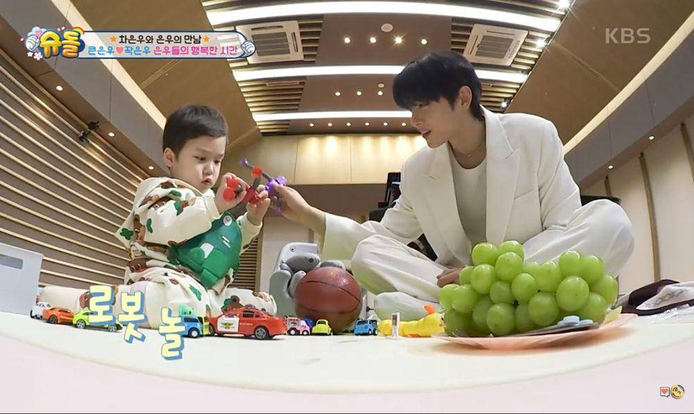 momen Cha Eun Woo saat momong Baby Eun Woo (dok. KBS Entertain)