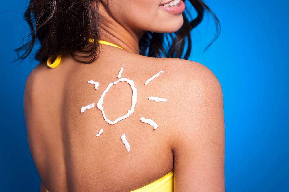 ilustrasi sunscreen atau tabir surya (freepik.com/gpointstudio)