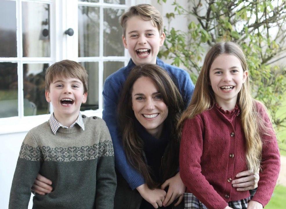 Lama Menghilang, Foto Terbaru Kate Middleton Disorot karena Editannya