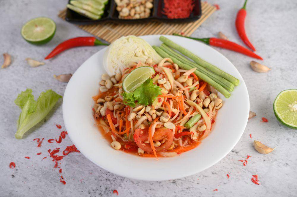som tam (freepik.com/jcomp)