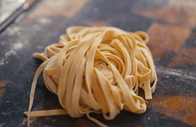 ilustrasi fettuccine (youtube.com/Recipe30)