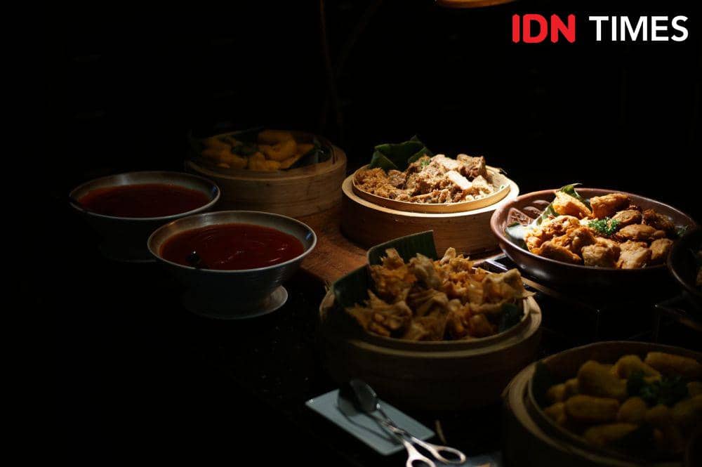 Sajian menu berbuka puasa dari Aryaduta Hotels Medan (IDN Times/Doni Hermawan)