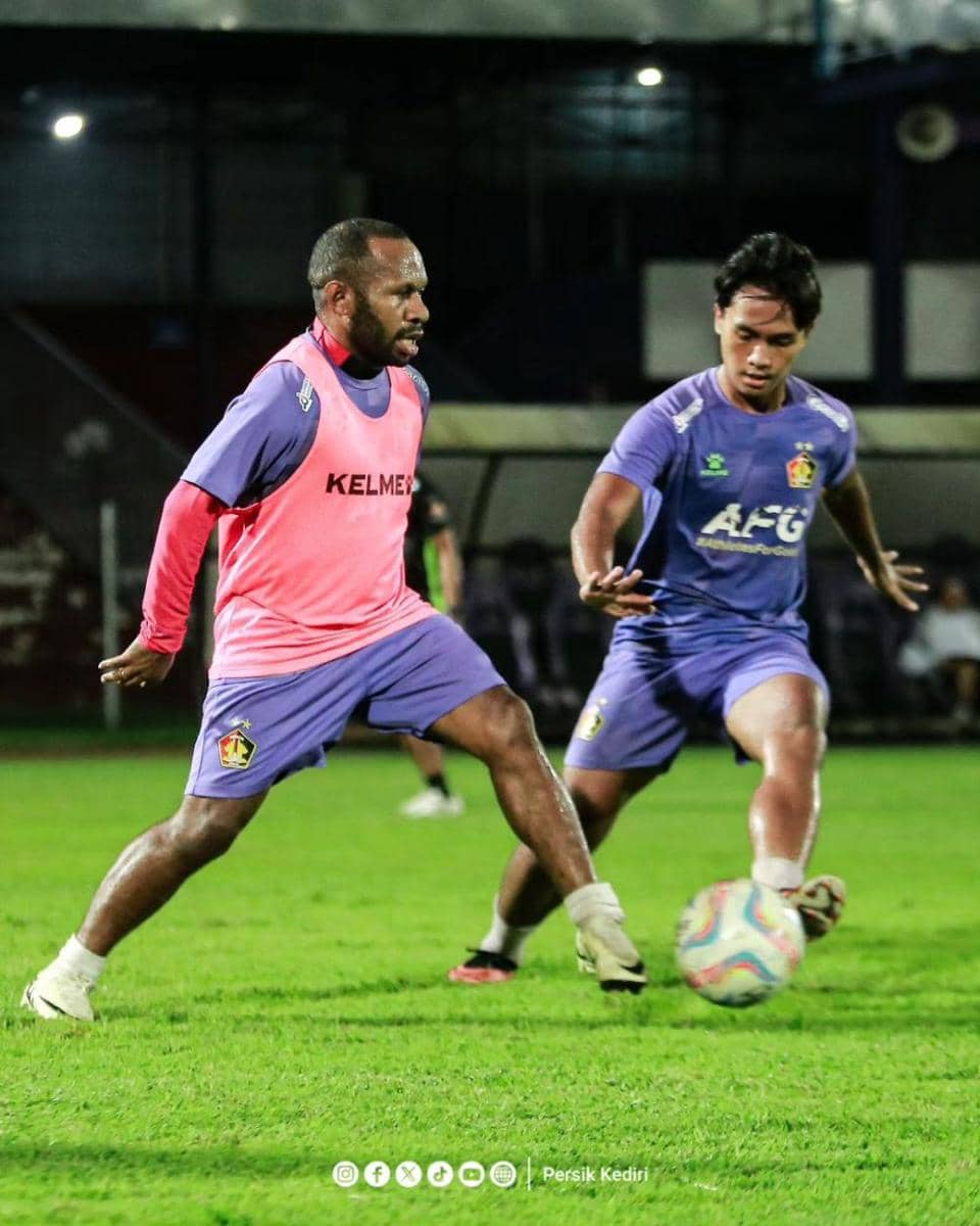 Pemain Persik Kediri saat berlatih. Instagram.com/persikfcofficial