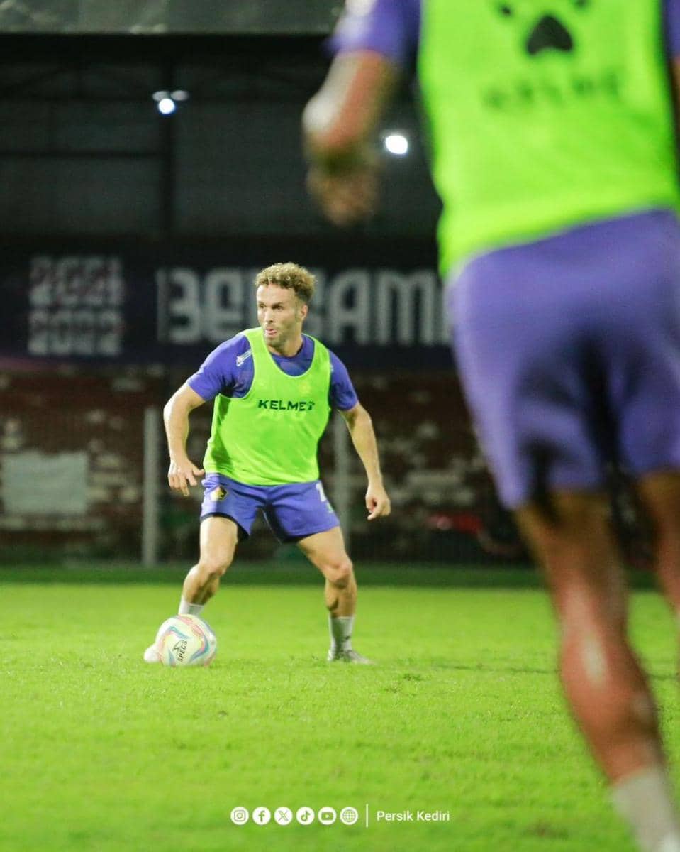 Pemain Persik Kediri saat berlatih. Instagram.com/persikfcofficial