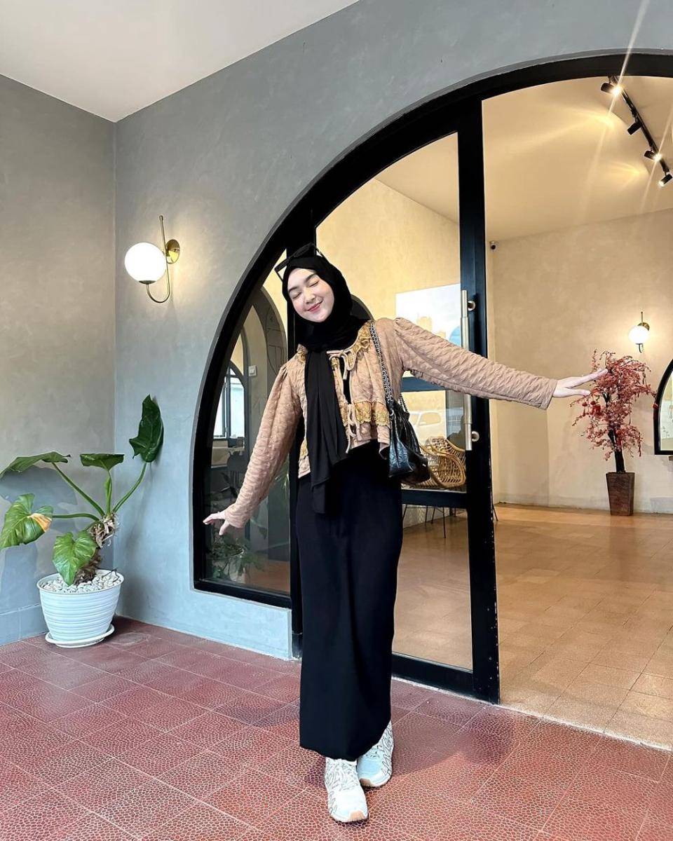 inspirasi OOTD ala Nabilah (instagram.com/nabilahcil)