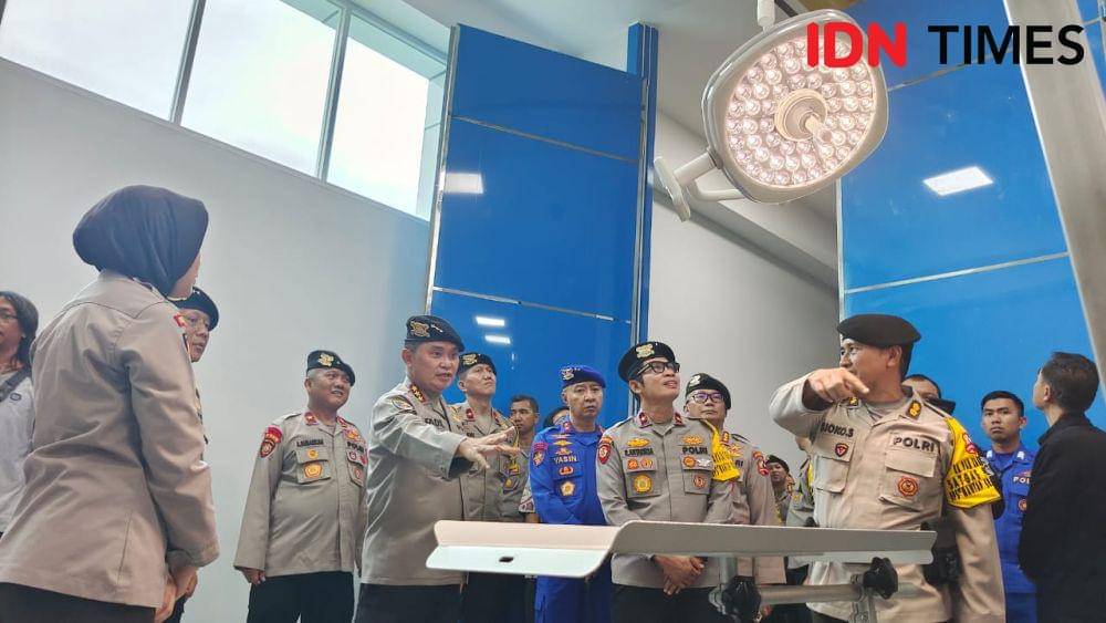 Kabaharkam Polri, Komjen Mohammad Fadil Imran saat meninjau ruang bedah rumah sakit hewan di Mako Korps Sabhara Baharkam Polri, Cimanggis, Depok. (IDNTimes/Dicky)