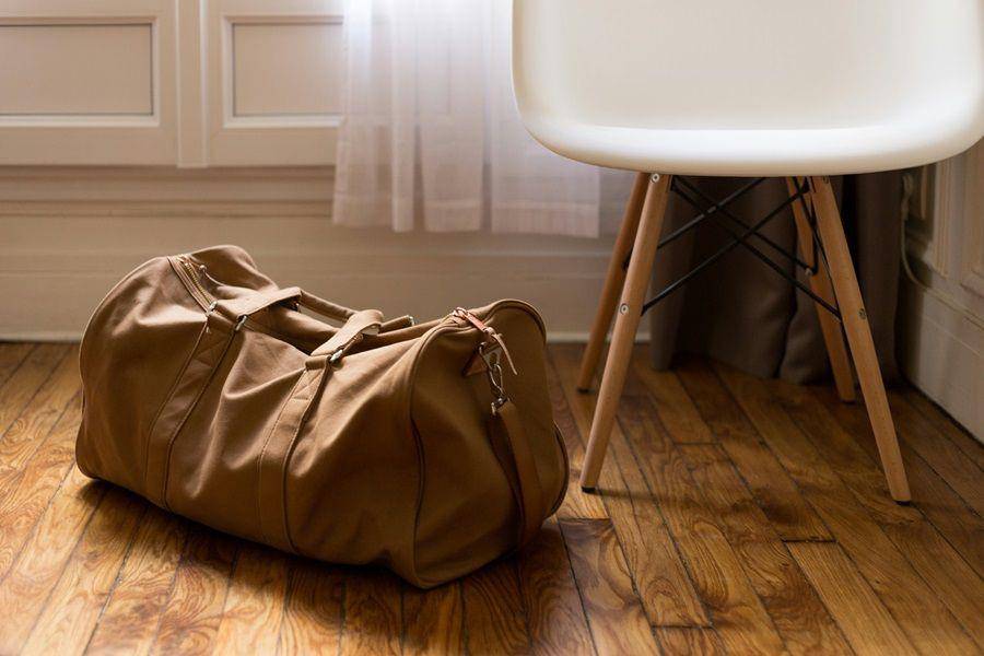 Ilustrasi hand carry bag(unsplash.com/@erol)