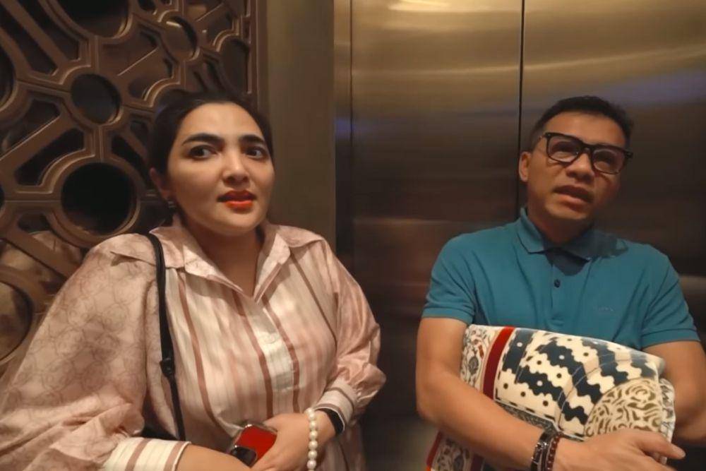 potret salat Tarawih berjamaah Anang-Ashanty dengan The Atta (youtube.com/TheHermansyahA6world)