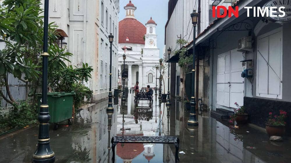 Banjir Mulai Surut, Stasiun Semarang Tawang Kembali Beroperasi
