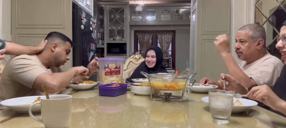 potret keisengan Fadil Jaidi saat sahur Ramadan hari pertama (youtube.com/fadiljaidi7416)