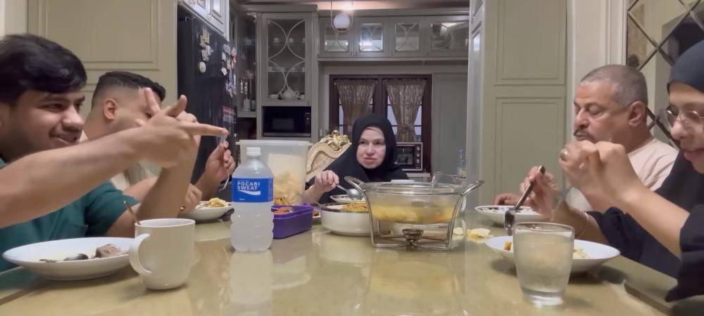 potret keisengan Fadil Jaidi saat sahur Ramadan hari pertama (youtube.com/fadiljaidi7416)