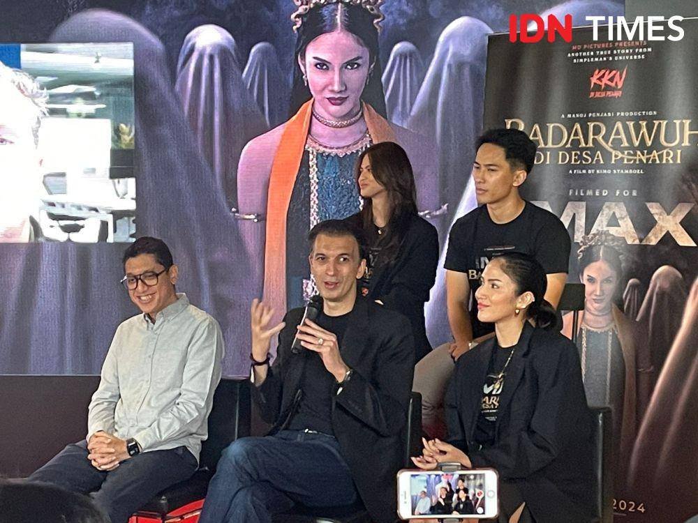Produser, Sutradara, dan pemain film Badarawuhi Di Desa Penari (Dok. IDN Times/Erfah Nanda)