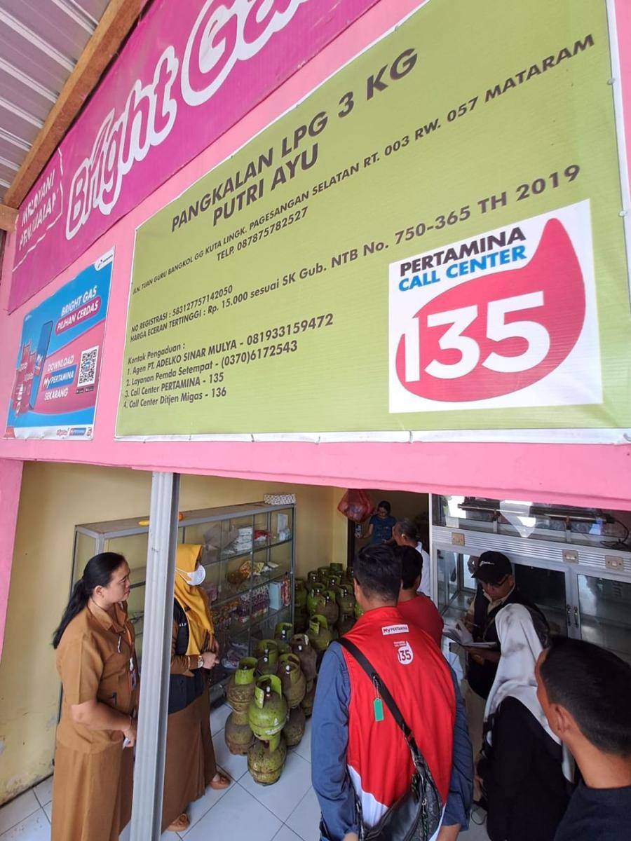 Sidak pasokan LPG 3 Kg di Pulau Sumbawa. (dok. Pertamina)