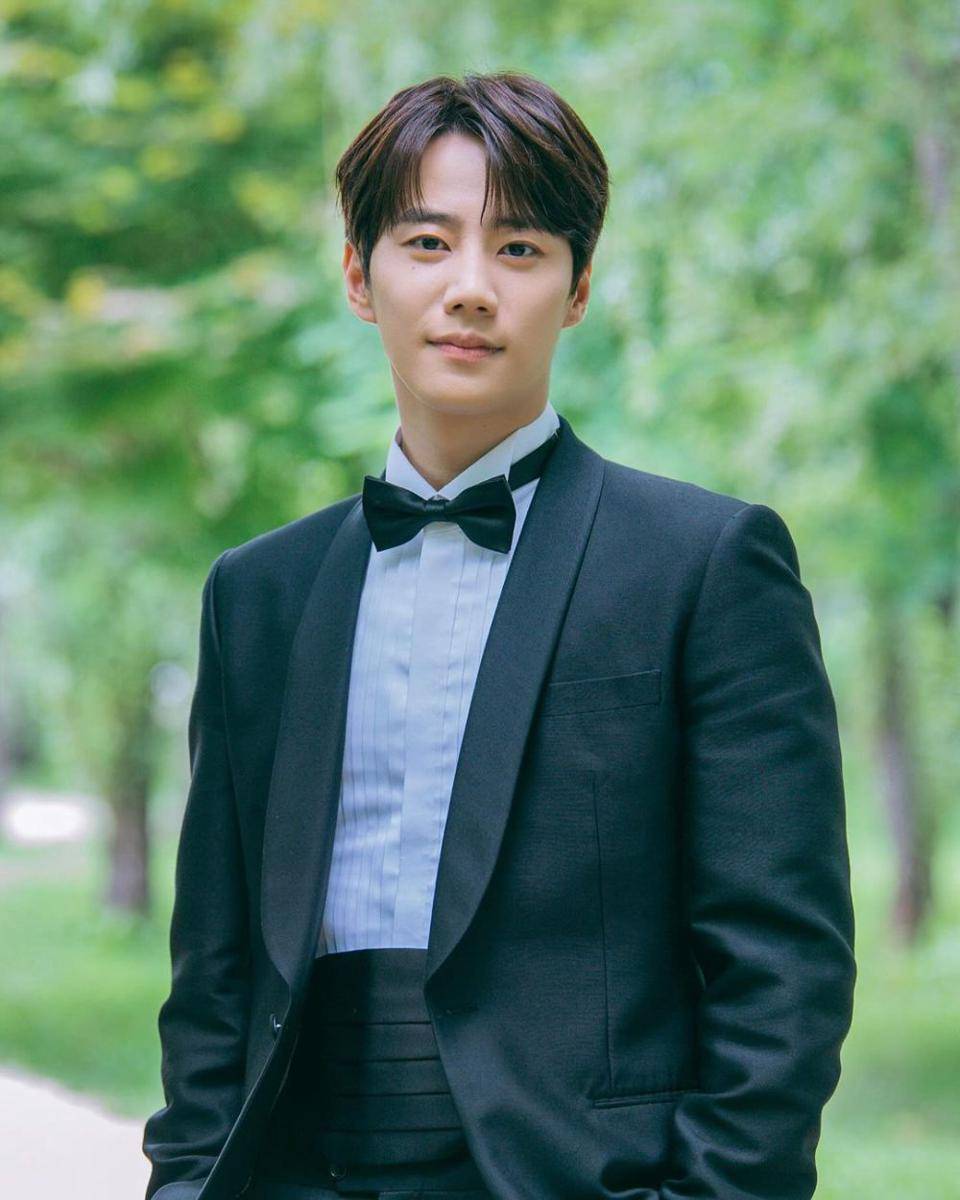potret prewedding Lee Jun Young dan Hong Suzu di Impossible Heir (instagram.com//kim.j.jung)
