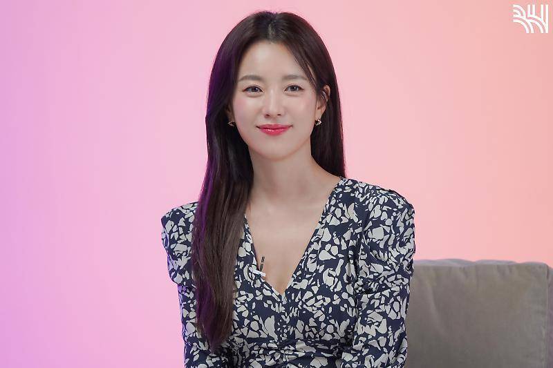 Han Hyo Joo (post.naver.com/BH엔터테인먼트)