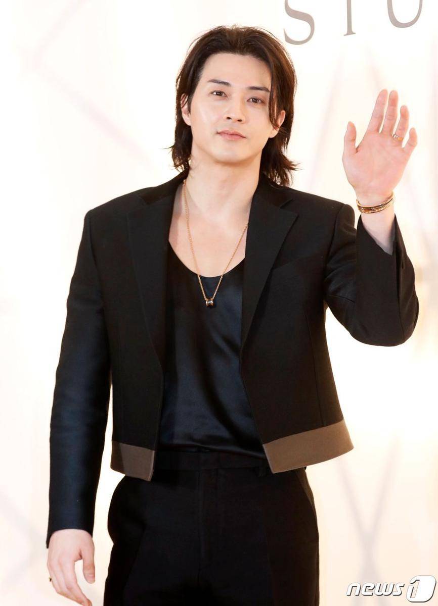 potret Kim Ji Hoon di event BVLGARI Korea (dok. news1)
