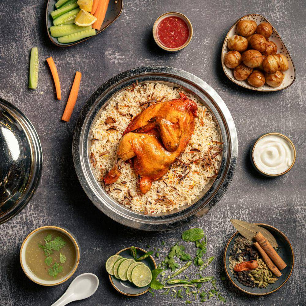 ilustrasi set nasi biryani (pexels.com/aboodi vesakaran)