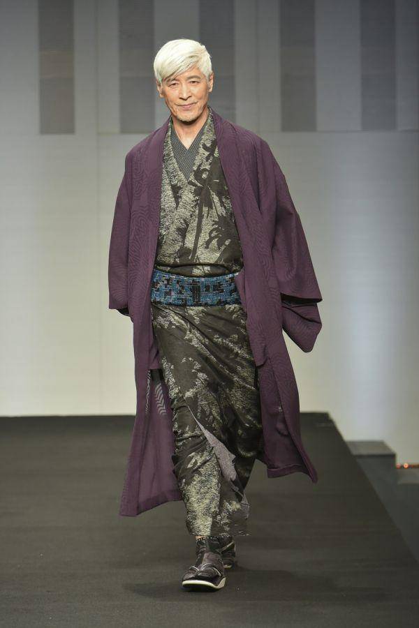 Jotaro Saito A/W '24 di Rakuten Fashion Week Tokyo 2024 (dok. Rakuten Fashion Week Tokyo)