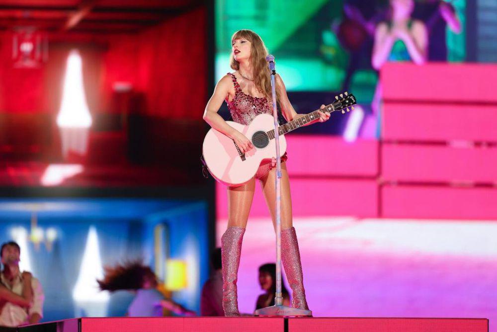 Kenapa Film The Eras Tour di Disney+ Disebut "Taylor's Version"?
