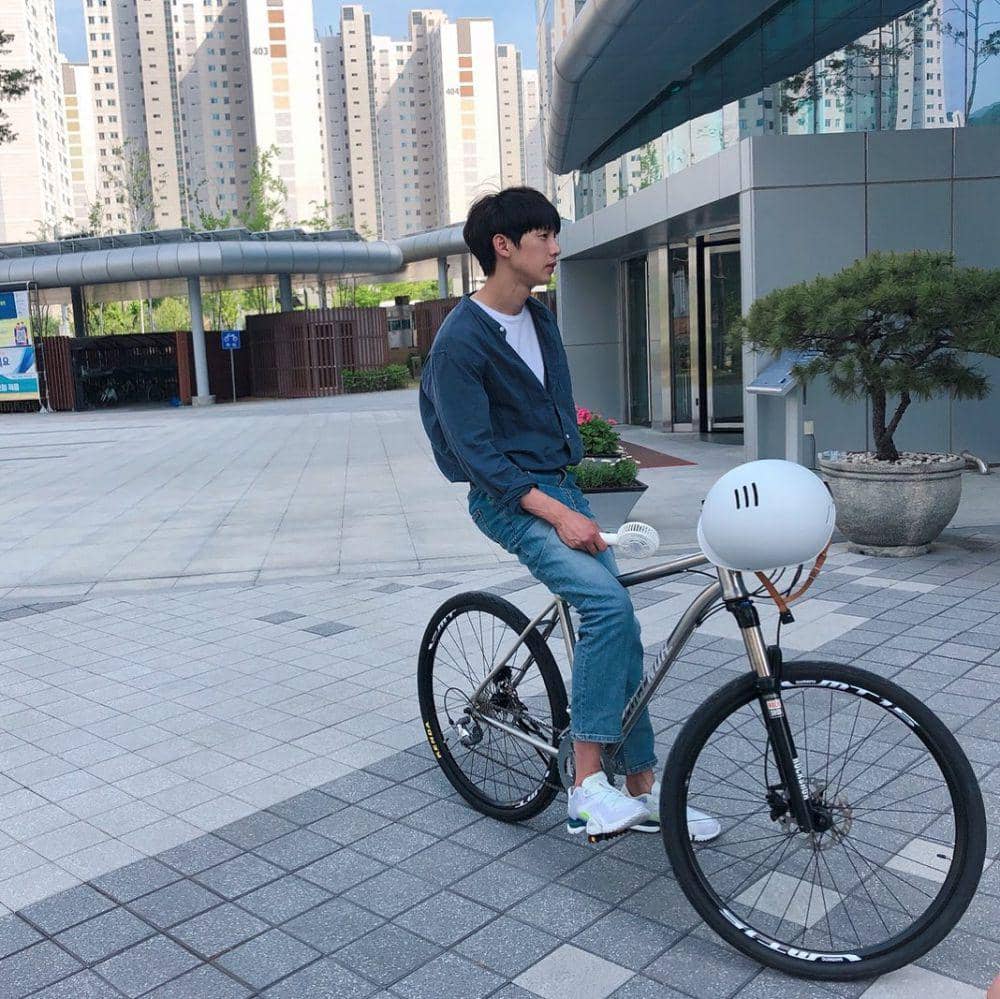 potret Park Sung Hoon (instagram.com/boxabum)