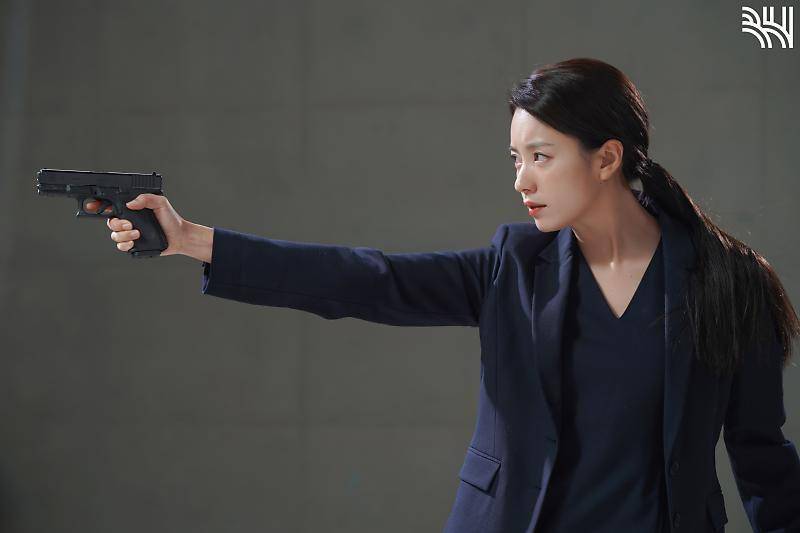 Han Hyo Joo (post.naver.com/BH엔터테인먼트)