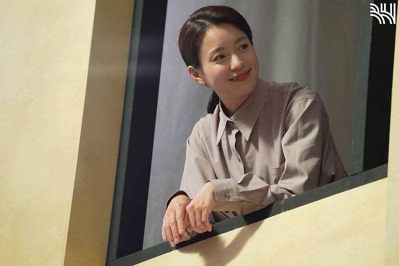 Han Hyo Joo (post.naver.com/BH엔터테인먼트)