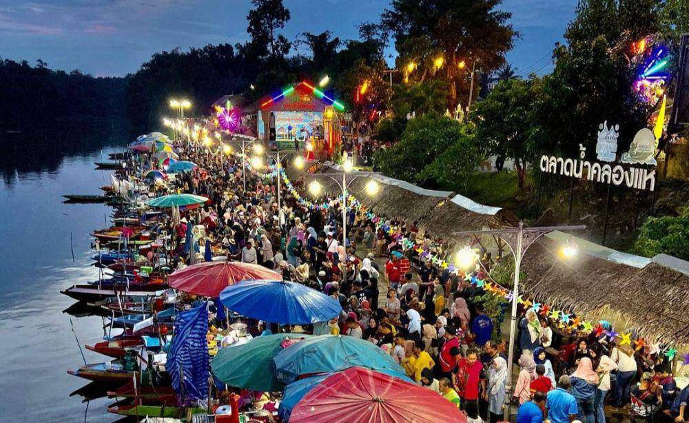 Khlong Hae Floating Market (instagram.com/wnazamri)