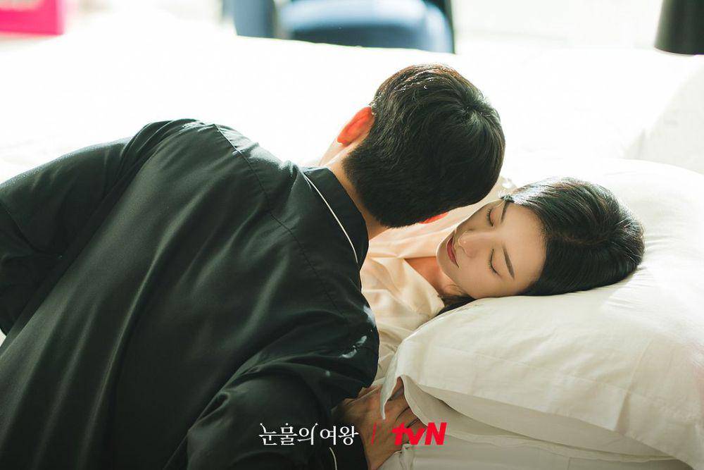 still cut drama Queen of Tears (instagram.com/tvn_drama)