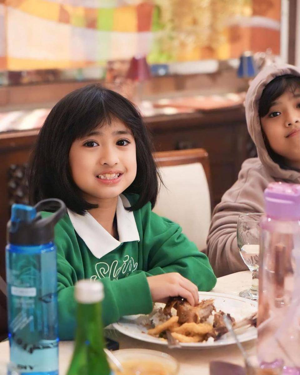 potret keluarga Oki Setiana Dewi (instagram.com/okisetianadewi)