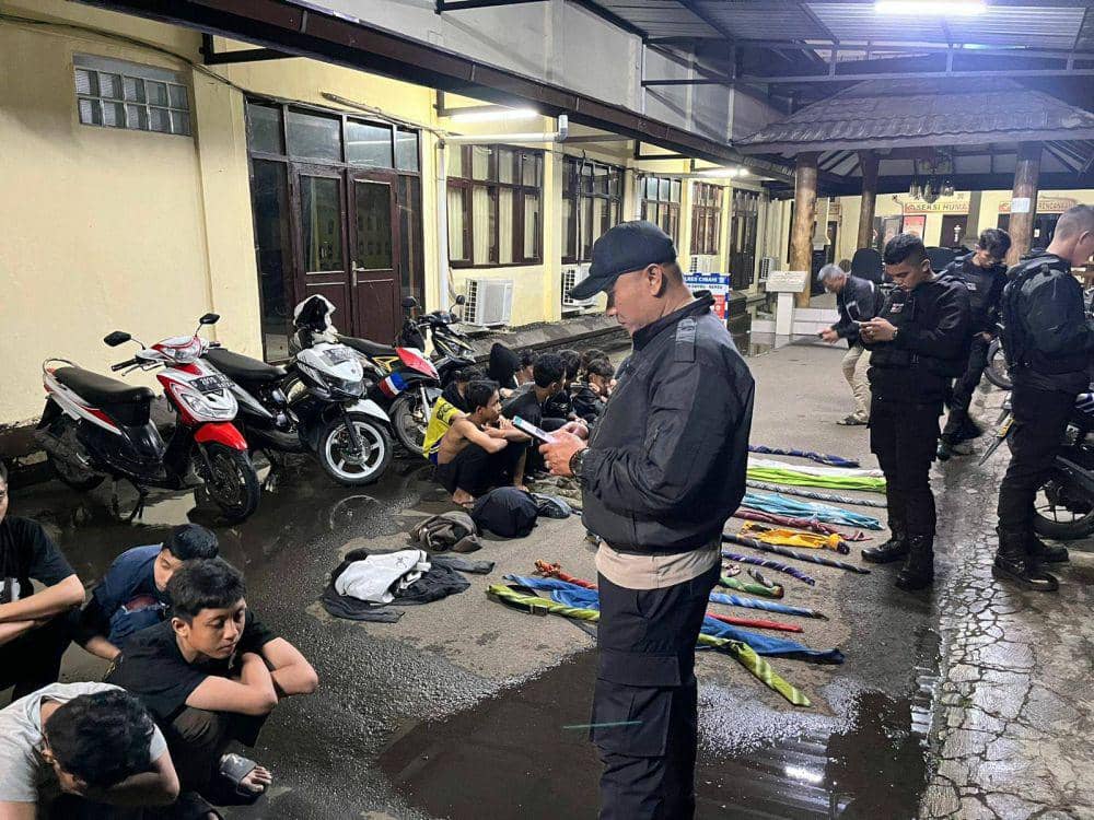 Perang Sarung Lagi, Polisi Tangkap 26 Remaja di Kota Cimahi