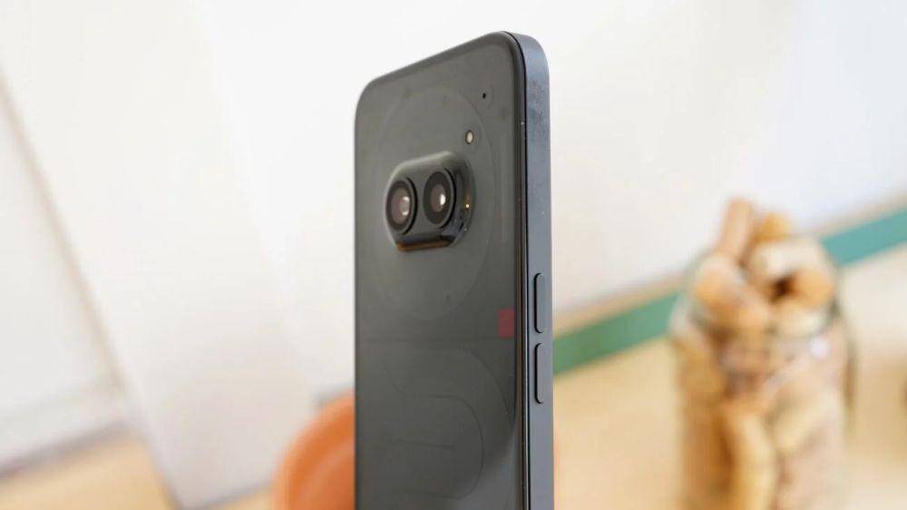 Nothing Phone 2a (dok. Nothing)