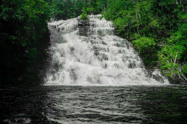 4 Hal Bijak Air Terjun, Meski Diam tapi Pandai Eksekusi
