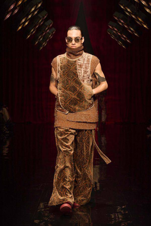 HEOS F/W '24 di Rakuten Fashion Week Tokyo 2024 (dok. Rakuten Fashion Week Tokyo)