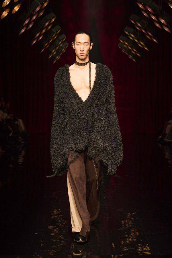 HEOS F/W '24 di Rakuten Fashion Week Tokyo 2024 (dok. Rakuten Fashion Week Tokyo)