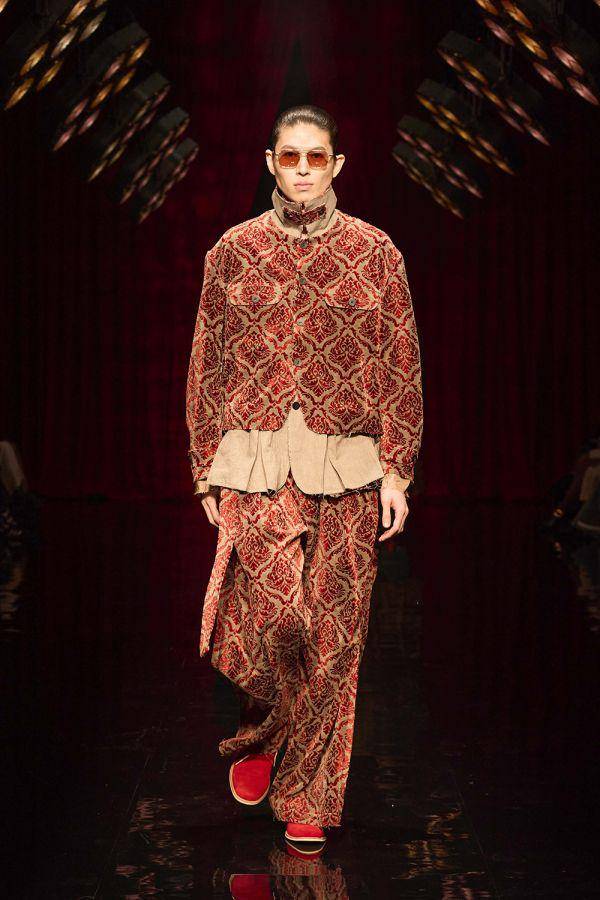 HEOS F/W '24 di Rakuten Fashion Week Tokyo 2024 (dok. Rakuten Fashion Week Tokyo)