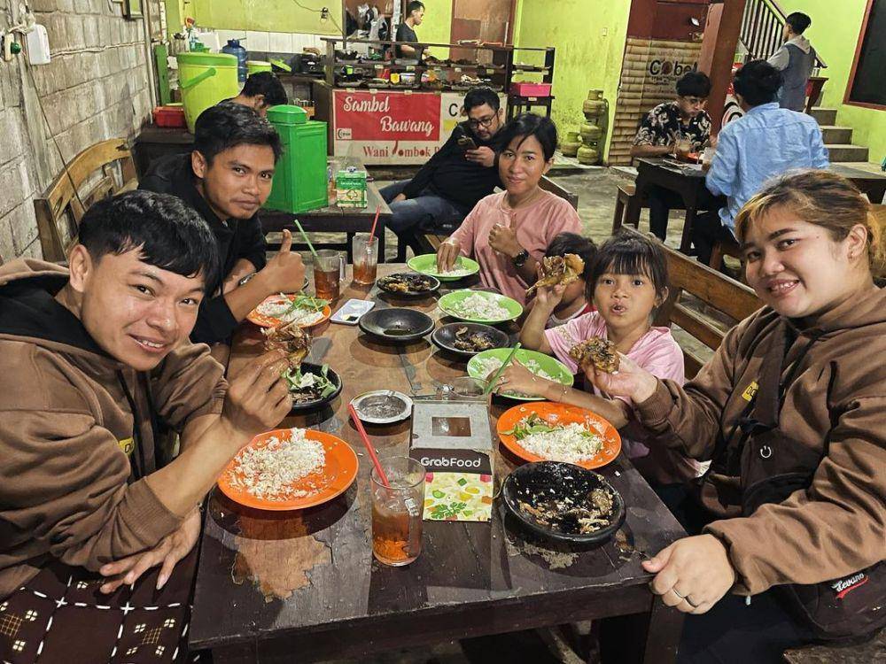 Sambel Bawang Cobek Mbok Djilah Blitar (Instagram.com/cobekmbokdjilah)