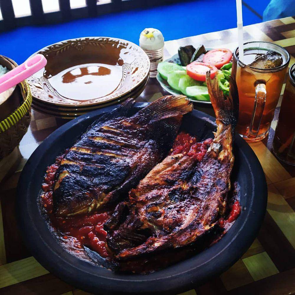 Sambal ikan bakar di warung Lesehan Eka Putri Rasa Sidoarjo. Instagram/lesehan.eka.putri.rasa_ii