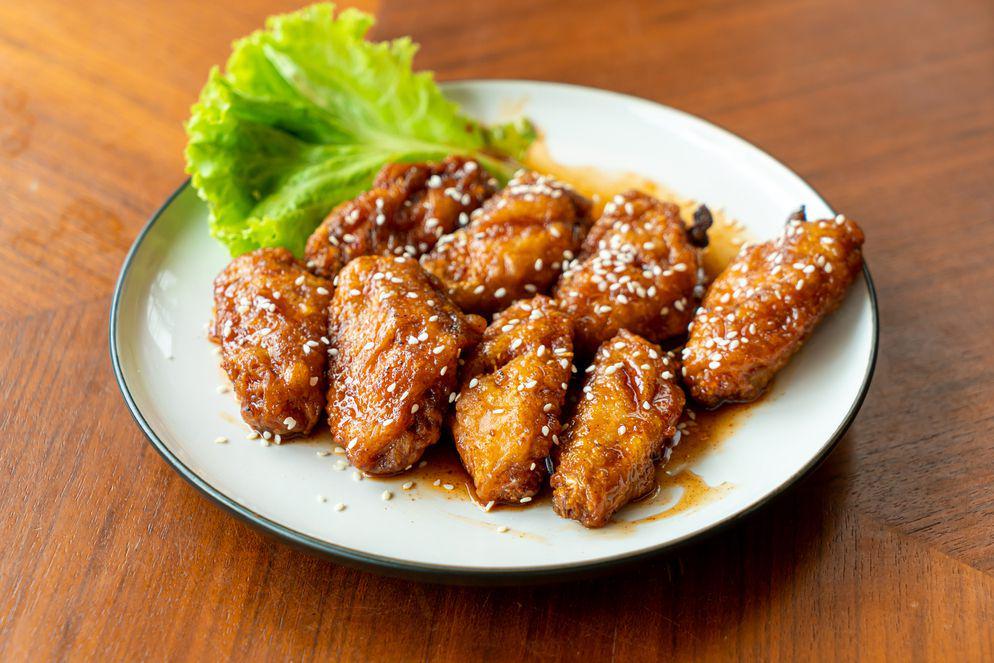 Resep Sayap Ayam Wijen Saus Karamel, Garing Manisnya Klop!
