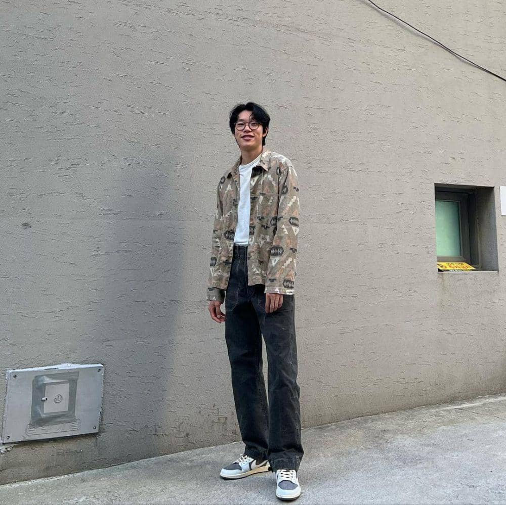 layering outfit ala Ryu Jun Yeol (instagram.com/ryusdb)