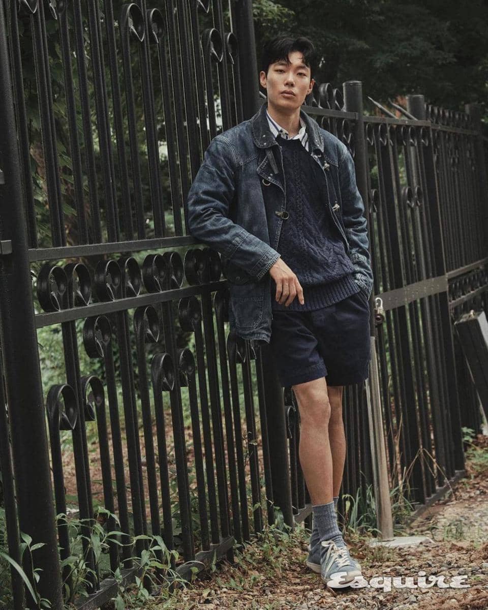 layering outfit ala Ryu Jun Yeol (instagram.com/ryusdb)