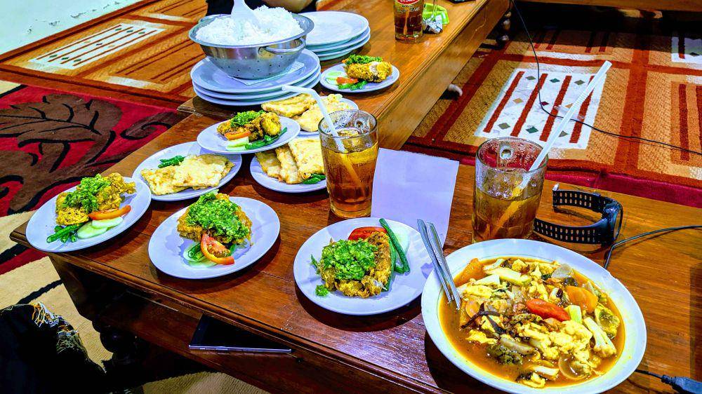 Rumah Makan Selaras (google.com/maps/ulil albab)
