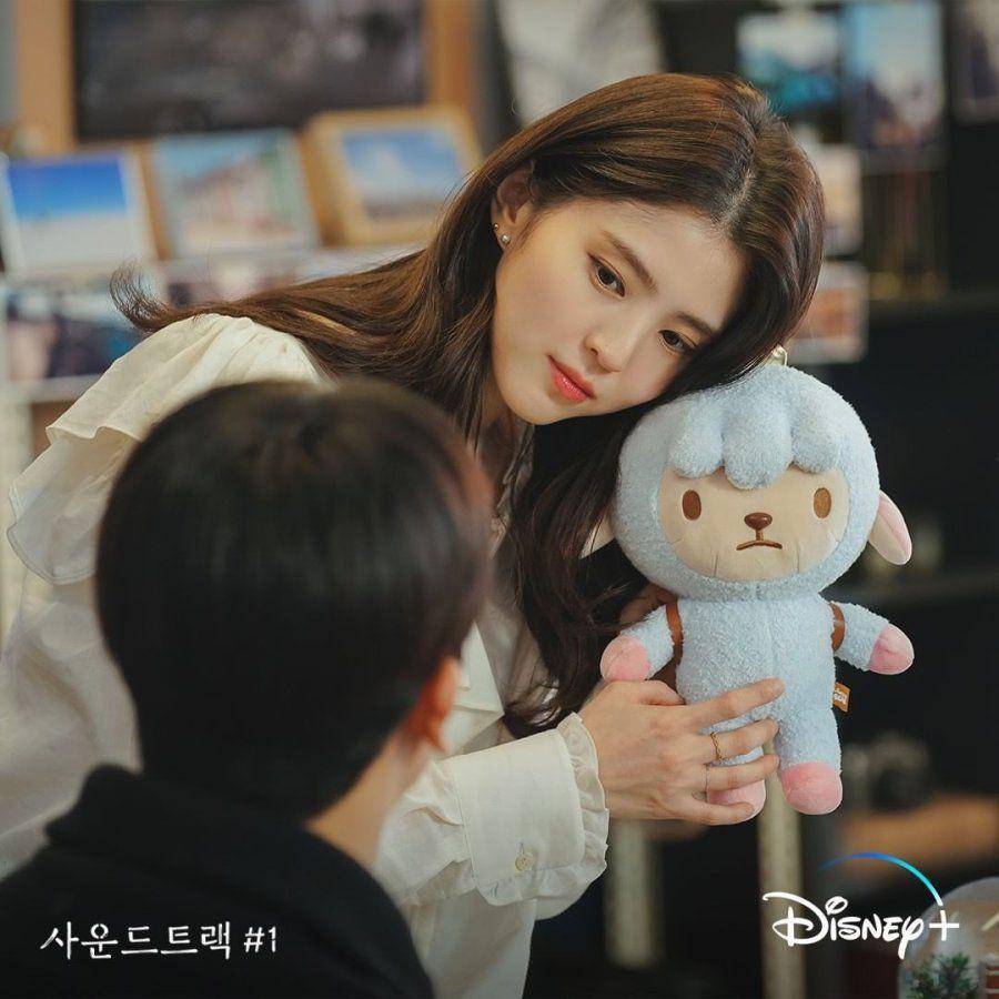 Han So Hee di drama Soundtrack #1 (dok. Disney+/Soundtrack #1)